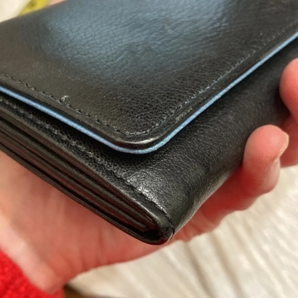 Tusk black leather wallet